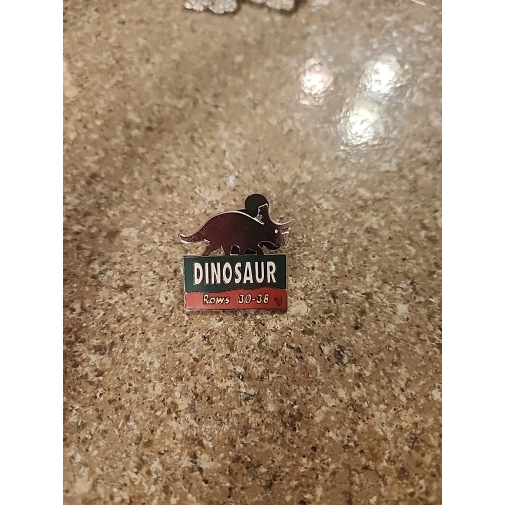 Disney Animal Kingdom Parking Lot‎ Signs - Five Pin Set - Cast Lanyard